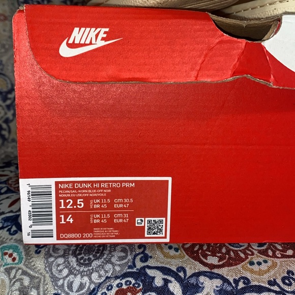 Nike Dunk Hi Retro - Picture 3 of 5